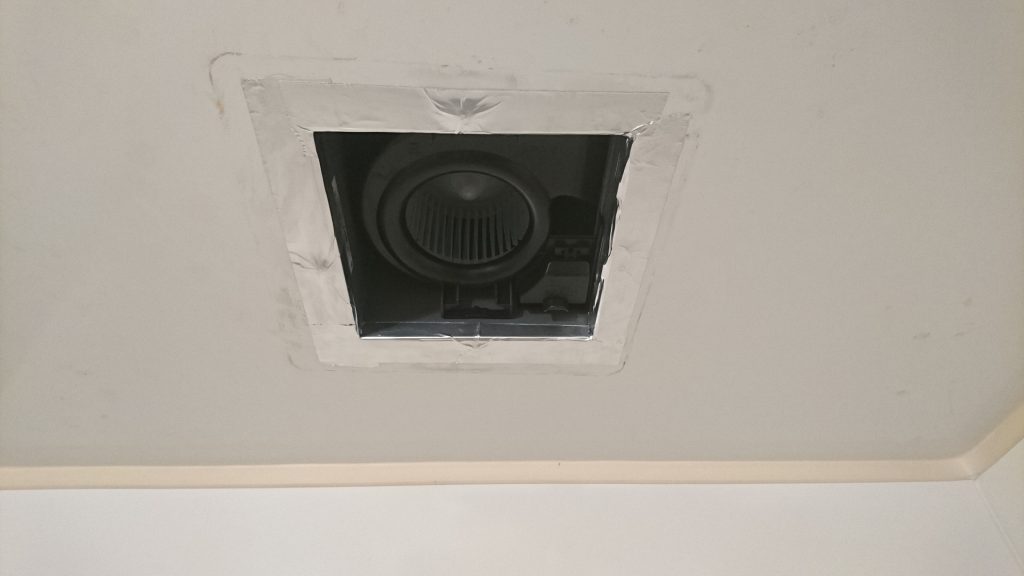 三菱電機製浴室換気扇 本体取付作業 京都市
