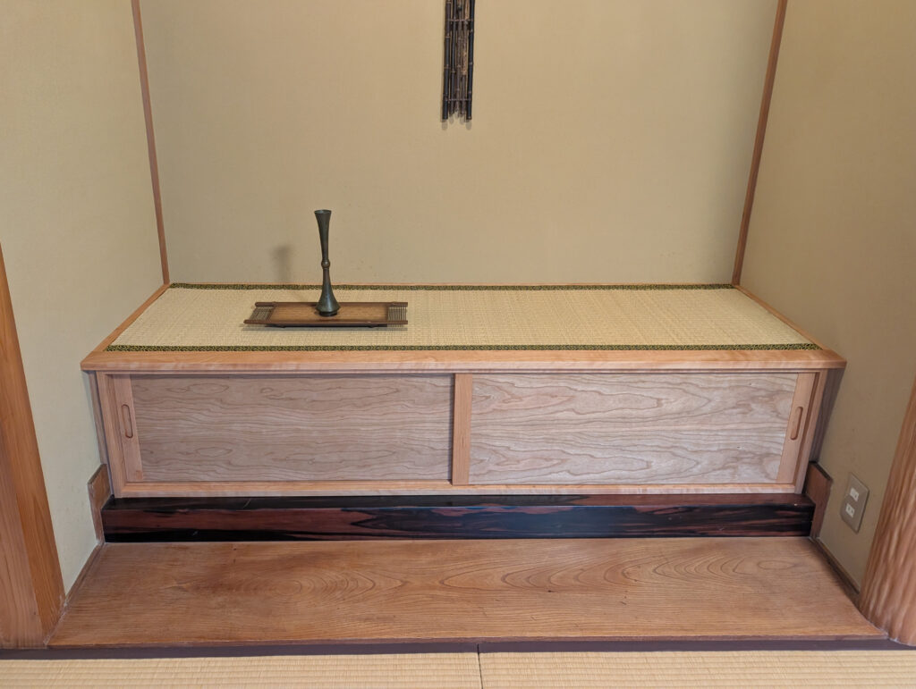木製引戸のオーダー収納家具
